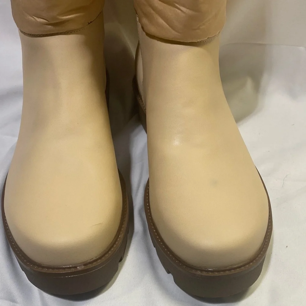 Journee Collection Women's Tan Winter‎ Boots